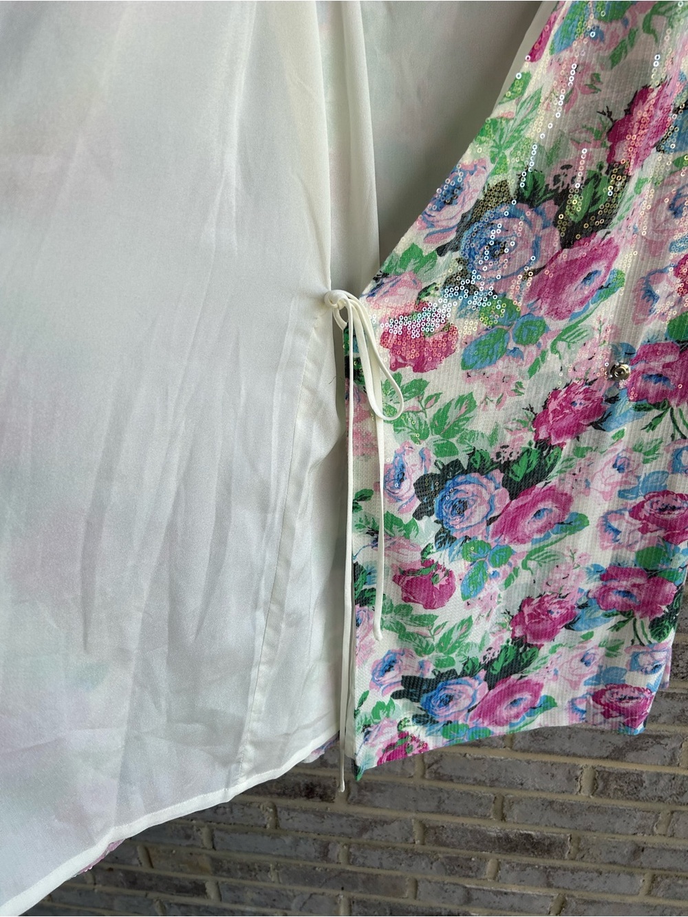 WAYF Loretta White Sequin Floral Print Long Sleeve Wrap Dress Size Small - Picture 6 of 7